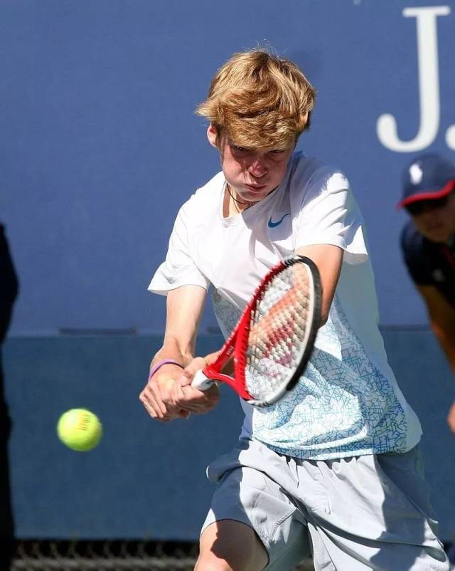 他对自我提 他对自我提